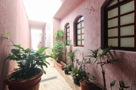 Casa à venda com 154m², 3 quartos e sem vaga Casa à venda com 154m², 3 quartos e sem vagaCorredor de Acesso