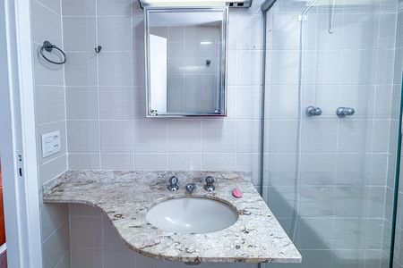 Apartamento para alugar com 85m², 2 quartos e 1 vaga Apartamento para alugar com 85m², 2 quartos e 1 vagaBanheiro da suíte