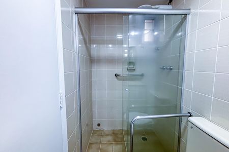 Apartamento para alugar com 85m², 2 quartos e 1 vaga Apartamento para alugar com 85m², 2 quartos e 1 vagaBanheiro social