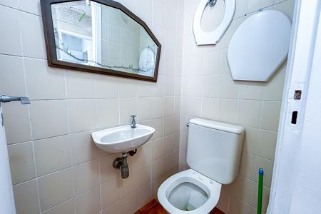Apartamento para alugar com 85m², 2 quartos e 1 vaga Apartamento para alugar com 85m², 2 quartos e 1 vagaBanheiro da serviço