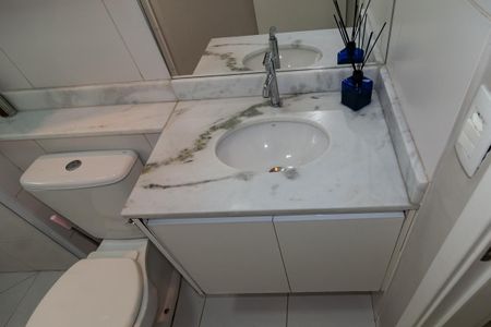 Banheiro Social de kitnet/studio para alugar com 0 quarto, 26m² em Bela Vista, São Paulo