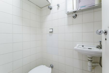 Apartamento para alugar com 80m², 2 quartos e 2 vagasBanheiro de serviço