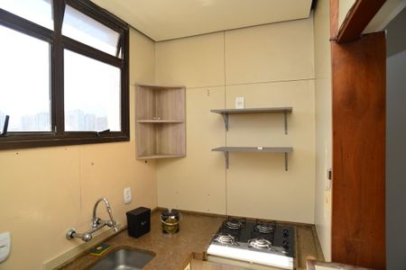Cozinha de apartamento à venda com 1 quarto, 56m² em Barra da Tijuca, Rio de Janeiro