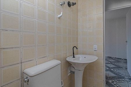 Apartamento para alugar com 96m², 2 quartos e 1 vaga Apartamento para alugar com 96m², 2 quartos e 1 vagaBanheiro social