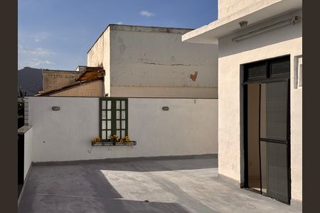 Apartamento para alugar com 187m², 2 quartos e 2 vagas Apartamento para alugar com 187m², 2 quartos e 2 vagasTerraço