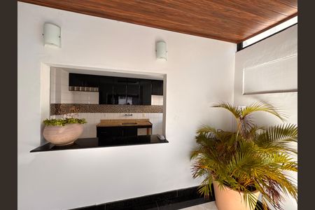 Apartamento para alugar com 187m², 2 quartos e 2 vagas Apartamento para alugar com 187m², 2 quartos e 2 vagasCozinha e Área de Serviço
