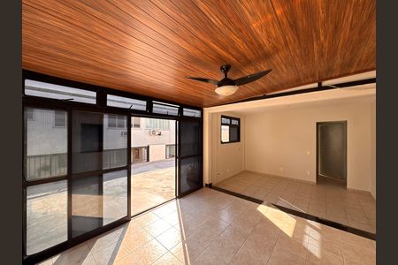 Sala de apartamento para alugar com 2 quartos, 187m² em Recreio dos Bandeirantes, Rio de Janeiro