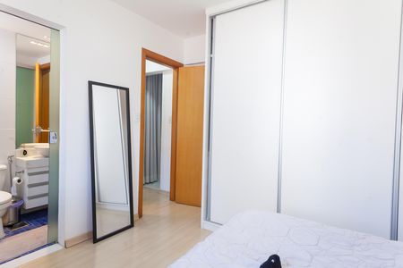 Apartamento para alugar com 70m², 2 quartos e 2 vagas Apartamento para alugar com 70m², 2 quartos e 2 vagasQuarto