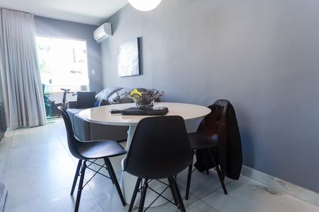 Apartamento para alugar com 70m², 2 quartos e 2 vagas Apartamento para alugar com 70m², 2 quartos e 2 vagasSala de Jantar