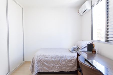Apartamento para alugar com 70m², 2 quartos e 2 vagas Apartamento para alugar com 70m², 2 quartos e 2 vagasQuarto