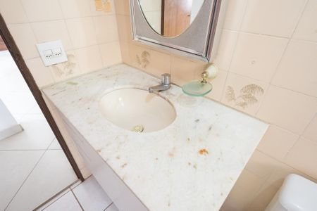 Apartamento à venda com 65m², 2 quartos e 1 vaga Apartamento à venda com 65m², 2 quartos e 1 vagaBanheiro Social