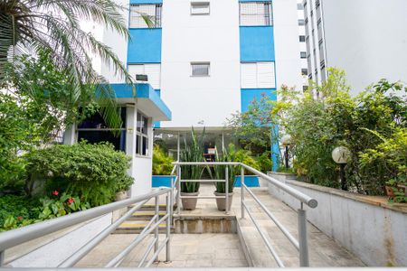 Apartamento à venda com 65m², 2 quartos e 1 vaga Apartamento à venda com 65m², 2 quartos e 1 vagaFachada