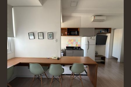 Sala/cozinha de apartamento para alugar com 1 quarto, 32m² em Santa Cecília, São Paulo