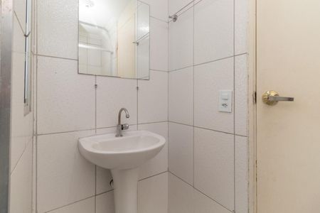 Banheiro de apartamento para alugar com 3 quartos, 56m² em Vila Ema, São Paulo