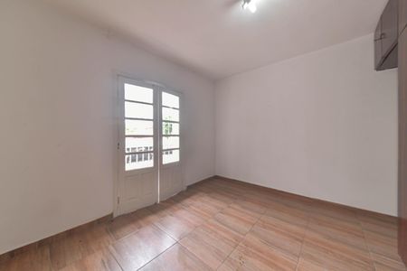 Casa para alugar com 350m², 5 quartos e 2 vagas Casa para alugar com 350m², 5 quartos e 2 vagasQuarto 1