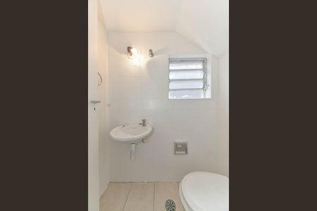 Casa para alugar com 350m², 5 quartos e 2 vagas Casa para alugar com 350m², 5 quartos e 2 vagasLavabo