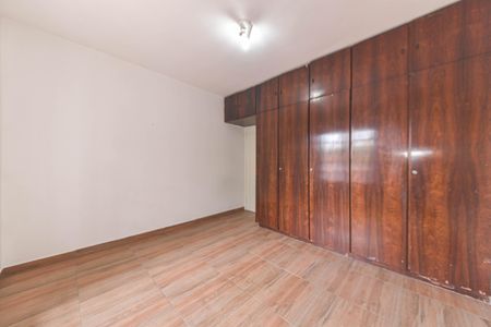 Casa para alugar com 350m², 5 quartos e 2 vagas Casa para alugar com 350m², 5 quartos e 2 vagasQuarto 1