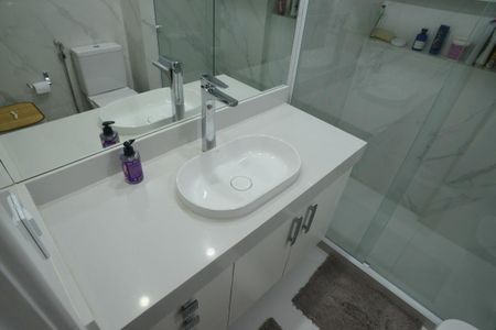 Apartamento à venda com 143m², 4 quartos e 2 vagas Apartamento à venda com 143m², 4 quartos e 2 vagasBanheiro Suíte 2