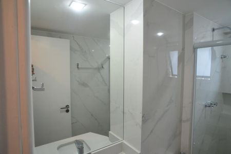 Apartamento à venda com 143m², 4 quartos e 2 vagas Apartamento à venda com 143m², 4 quartos e 2 vagasBanaheiro da Suíte 1