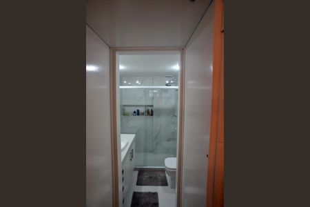 Apartamento à venda com 143m², 4 quartos e 2 vagas Apartamento à venda com 143m², 4 quartos e 2 vagasBanheiro Suíte 2