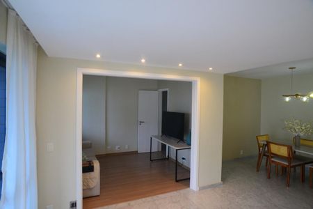 Apartamento à venda com 143m², 4 quartos e 2 vagas Apartamento à venda com 143m², 4 quartos e 2 vagasSala