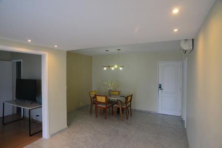 Sala de apartamento à venda com 4 quartos, 143m² em Barra da Tijuca, Rio de Janeiro