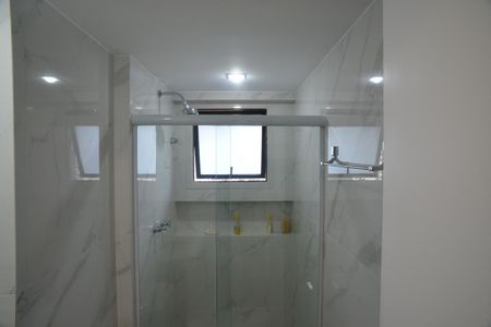 Apartamento à venda com 143m², 4 quartos e 2 vagas Apartamento à venda com 143m², 4 quartos e 2 vagasBanaheiro da Suíte 1