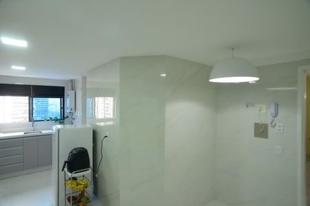 Apartamento à venda com 143m², 4 quartos e 2 vagas Apartamento à venda com 143m², 4 quartos e 2 vagasCozinha