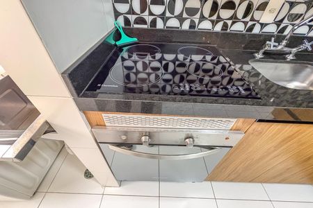 Apartamento à venda com 56m², 2 quartos e 1 vaga Apartamento à venda com 56m², 2 quartos e 1 vagaCozinha e Área de Serviço