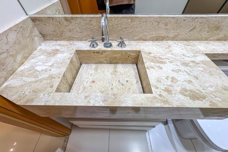 Apartamento à venda com 56m², 2 quartos e 1 vaga Apartamento à venda com 56m², 2 quartos e 1 vagaBanheiro