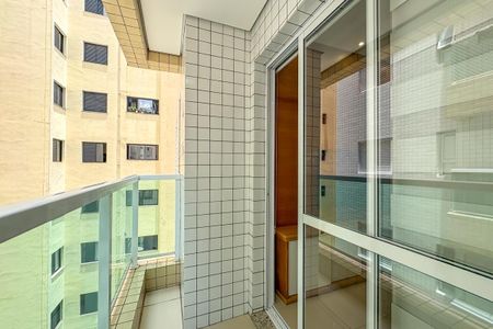 Apartamento à venda com 56m², 2 quartos e 1 vaga Apartamento à venda com 56m², 2 quartos e 1 vagaVaranda