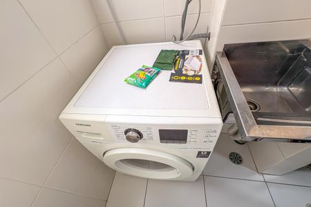 Apartamento à venda com 56m², 2 quartos e 1 vaga Apartamento à venda com 56m², 2 quartos e 1 vagaCozinha e Área de Serviço