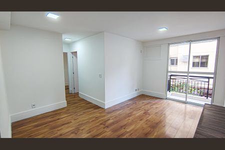 Apartamento à venda com 66m², 2 quartos e 1 vagaSala