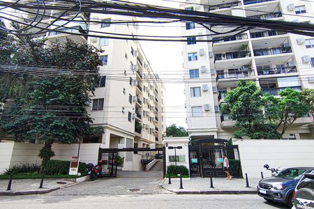 Apartamento à venda com 66m², 2 quartos e 1 vagaFachada