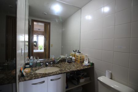 Apartamento à venda com 117m², 3 quartos e 2 vagasBanheiro da Suíte