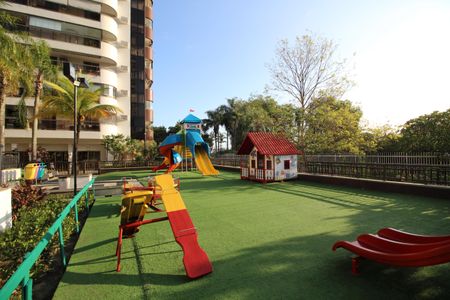 Apartamento à venda com 117m², 3 quartos e 2 vagasÁrea comum - Playground