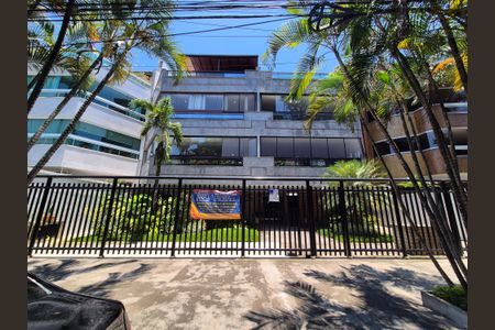 Apartamento à venda com 270m², 4 quartos e 2 vagas Apartamento à venda com 270m², 4 quartos e 2 vagasFachada