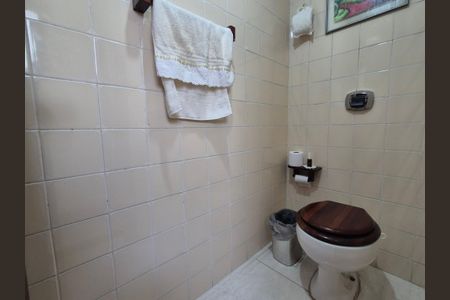 Apartamento à venda com 270m², 4 quartos e 2 vagas Apartamento à venda com 270m², 4 quartos e 2 vagasLavabo