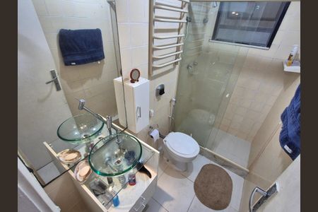 Apartamento à venda com 270m², 4 quartos e 2 vagas Apartamento à venda com 270m², 4 quartos e 2 vagasBanheiro social