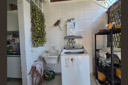 Apartamento à venda com 270m², 4 quartos e 2 vagas Apartamento à venda com 270m², 4 quartos e 2 vagasÁrea de Serviço