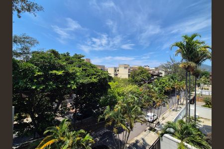 Apartamento à venda com 270m², 4 quartos e 2 vagas Apartamento à venda com 270m², 4 quartos e 2 vagasVista