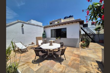 Apartamento à venda com 270m², 4 quartos e 2 vagas Apartamento à venda com 270m², 4 quartos e 2 vagasVaranda