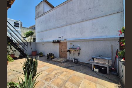 Apartamento à venda com 270m², 4 quartos e 2 vagas Apartamento à venda com 270m², 4 quartos e 2 vagasVaranda