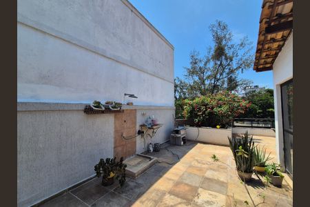 Apartamento à venda com 270m², 4 quartos e 2 vagas Apartamento à venda com 270m², 4 quartos e 2 vagasVaranda