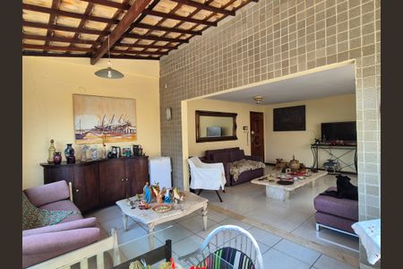 Apartamento à venda com 270m², 4 quartos e 2 vagas Apartamento à venda com 270m², 4 quartos e 2 vagasSala