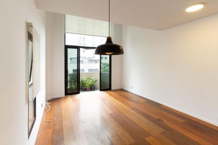 Apartamento à venda com 75m², 1 quarto e 1 vagaSala