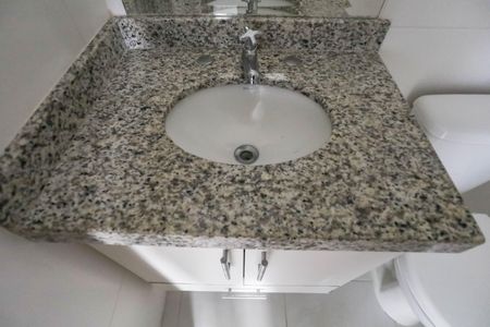 Apartamento à venda com 70m², 2 quartos e 1 vaga Apartamento à venda com 70m², 2 quartos e 1 vagaBanheiro da Suíte