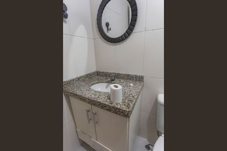 Apartamento à venda com 70m², 2 quartos e 1 vaga Apartamento à venda com 70m², 2 quartos e 1 vagaBanheiro social