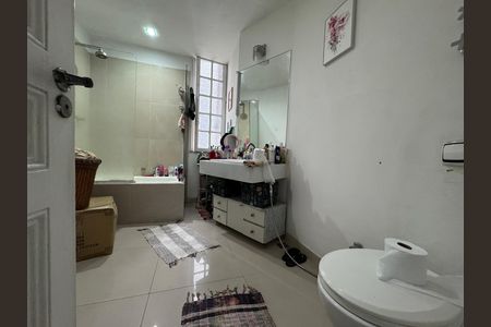 Apartamento à venda com 240m², 5 quartos e sem vaga