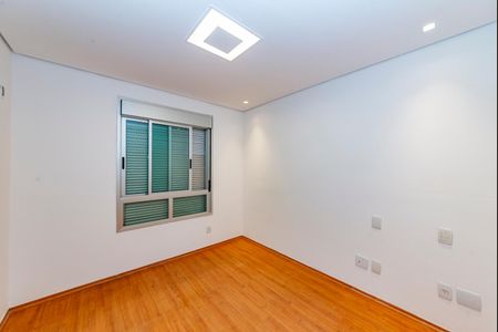 Apartamento à venda com 60m², 2 quartos e 2 vagasSuíte 1